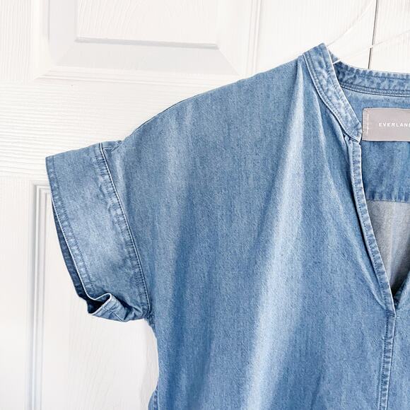 Everlane The Splitneck Jean Dress in Medium Washed Blue - Picture 2 of 9
